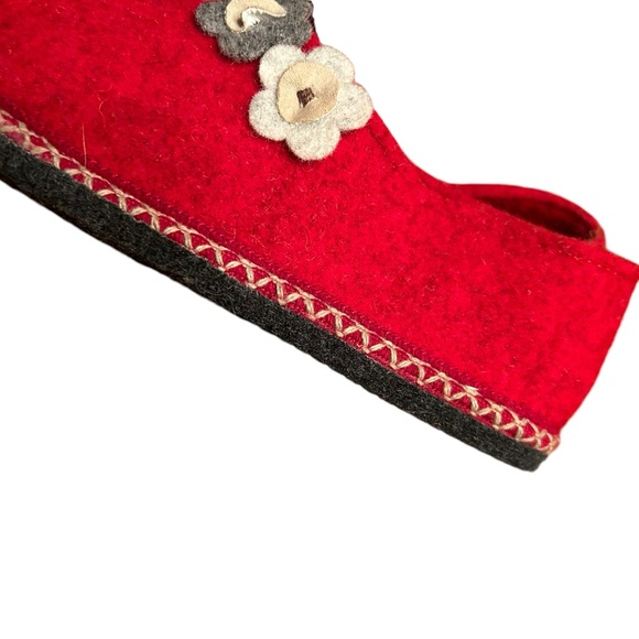 Sundance Red Wool Shoes with flowers handmade in Itally NIB - Picture 13 of 14
